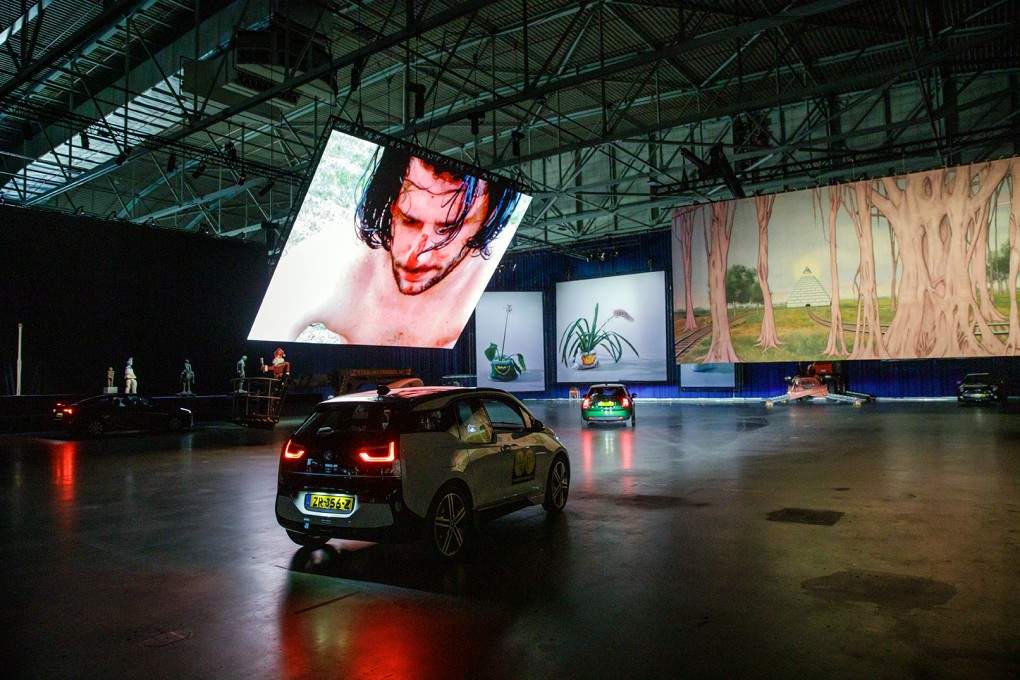 A drive-in exhibition in Rotterdam with works by great artists, from Kokoschka to Nauman
