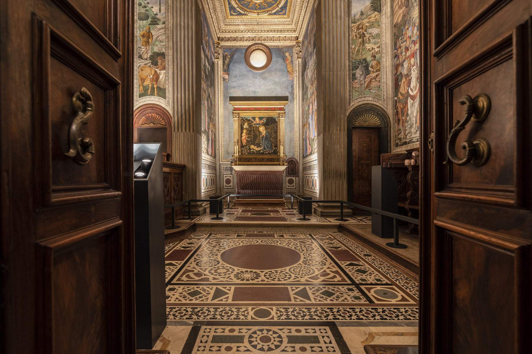 Florence, new lighting for Chapel of the Magi with frescoes by Benozzo Gozzoli