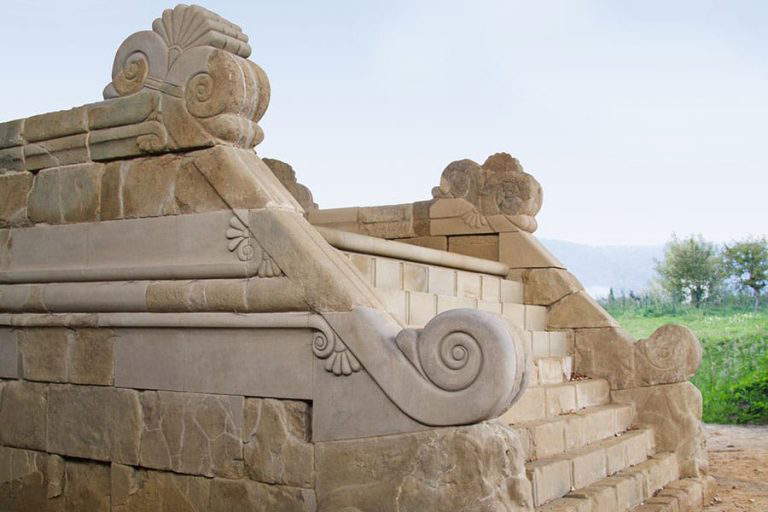 L'autel du tumulus de Sodo dans le parc archéologique de Cortona