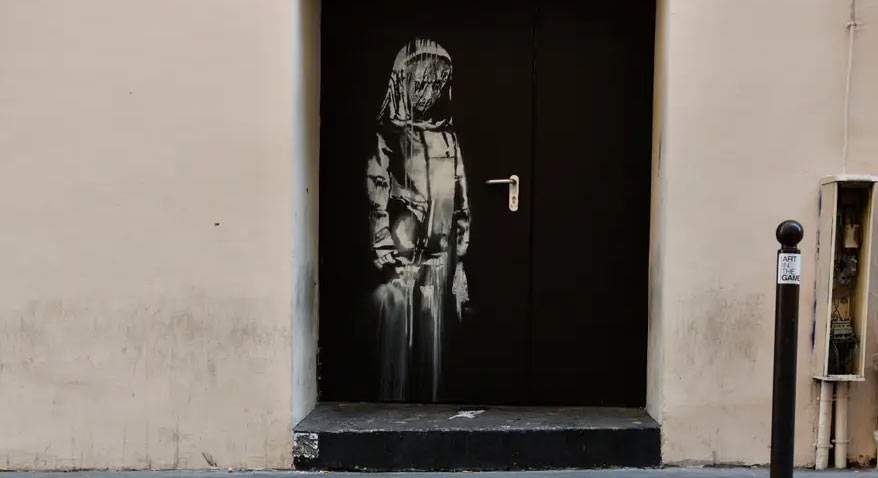 Banksy, work stolen from Bataclan found in 2019: it was in a farmhouse in Abruzzo