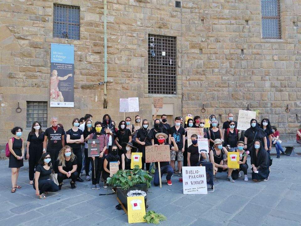 Reopen Florence's libraries! The situation is discouraging, workers and citizens take to the streets