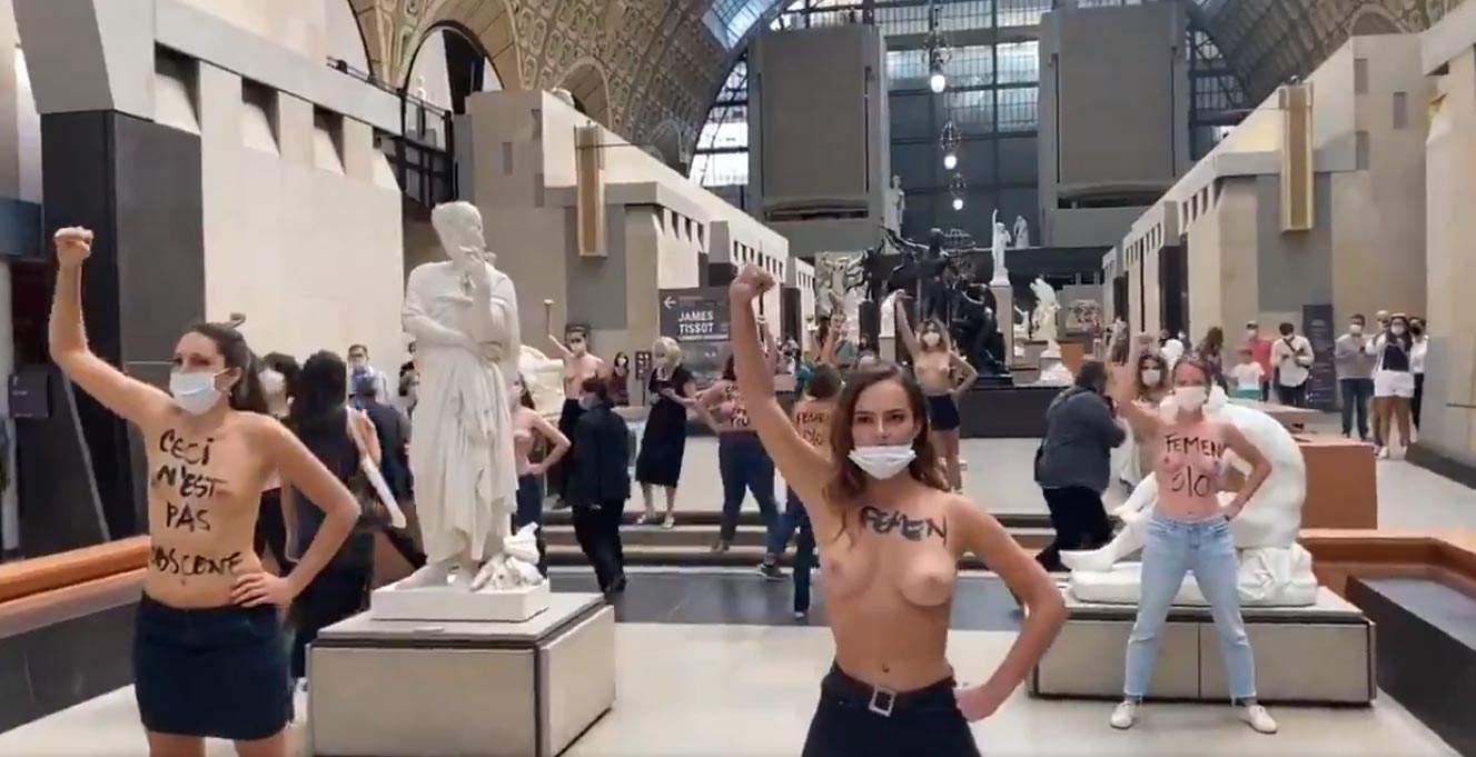 Boobs in the wind at the Musée d'Orsay: Femen protest the museum's dress-code