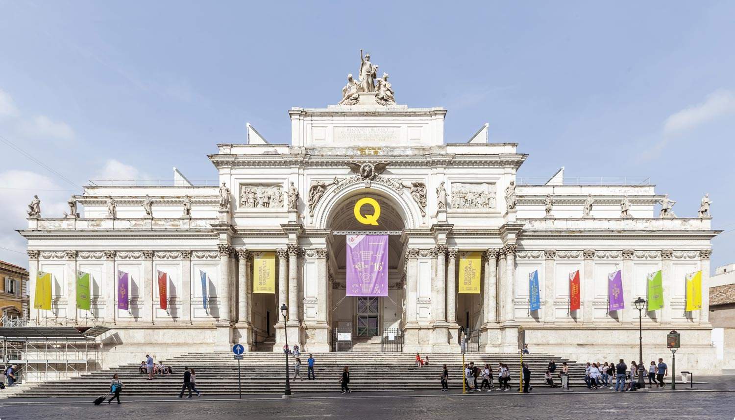 Gucci gives everyone free admission to the Quadriennale in Rome. And the exhibition becomes free
