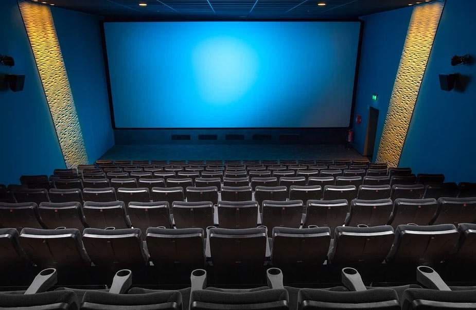 Starting today, cinemas and theaters reopen across Italy. Here are the conditions