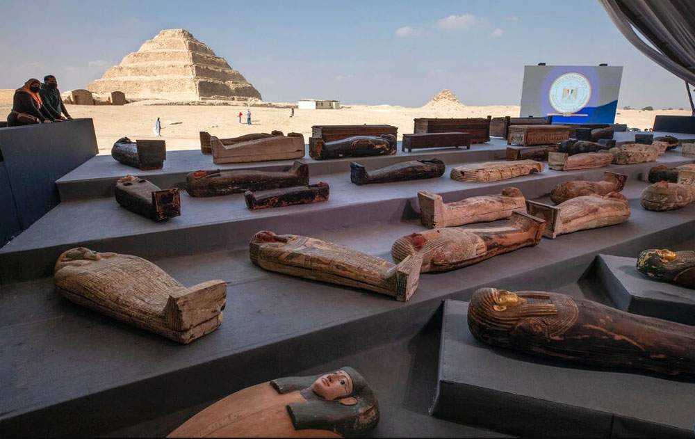 Egypt, more than 100 sarcophagi dating back 2,500 years discovered. In Saqqara a real treasure