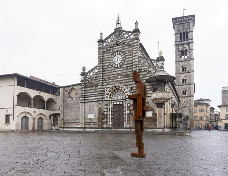 Prato welcomes Gormley's statue on shyness for six months 