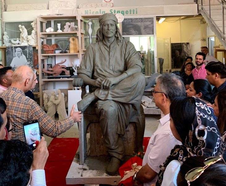 Colossal statue of Indian guru Yogiraj being completed in Pietrasanta