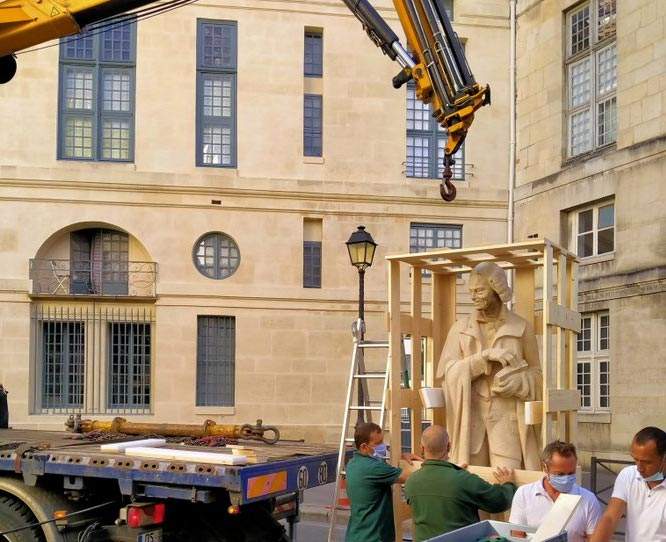 France, controversy over removal of a statue of Voltaire from rue de Seine in Paris