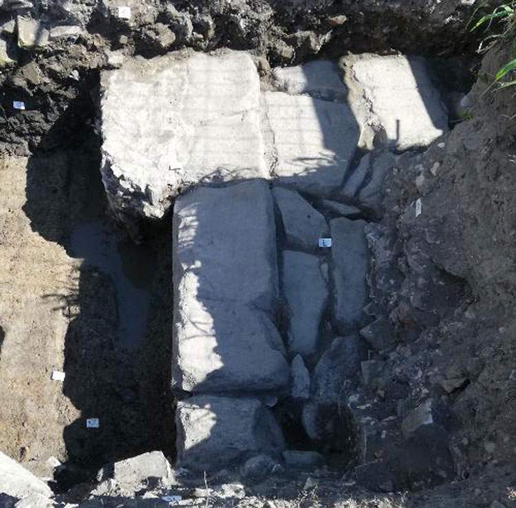 Un tronçon de la route principale de l'époque romaine retrouvé à Aquilée : elle reliait la ville à l'Autriche