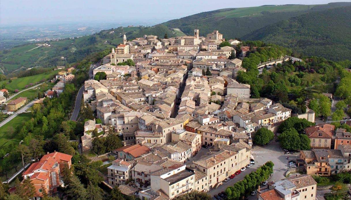 Cingoli, en las colinas de Las Marcas, donde se encuentran Lorenzo Lotto y un Papa