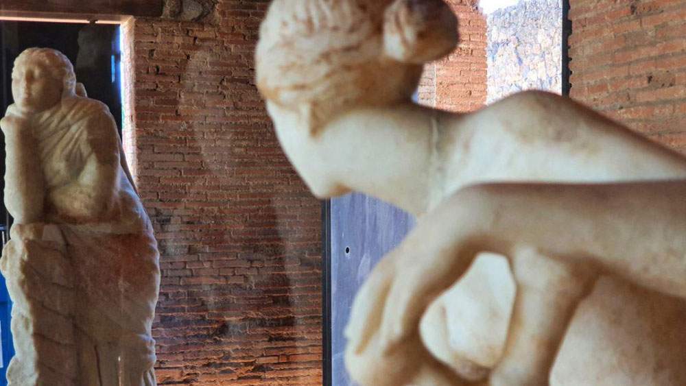 Creams, makeup and perfume. What were the standards of beauty in Pompeii? An exhibition on the theme