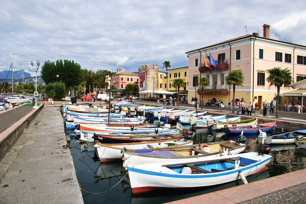 Le petit port de Bardolino. Ph. Crédit Richard Gillin