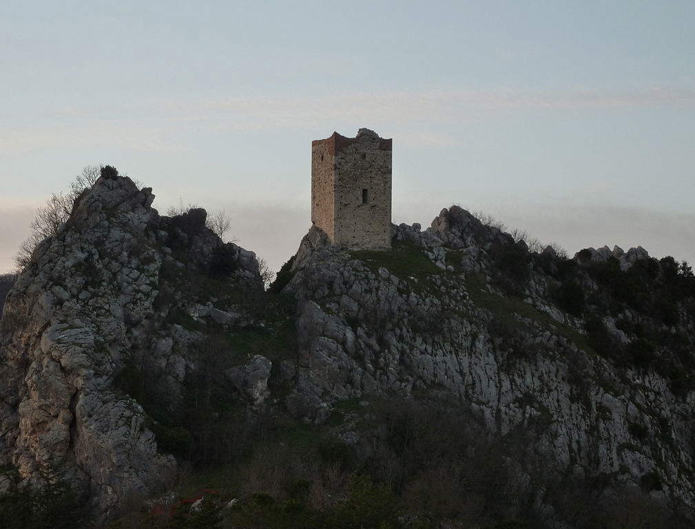 Oratino, les vestiges du château médiéval