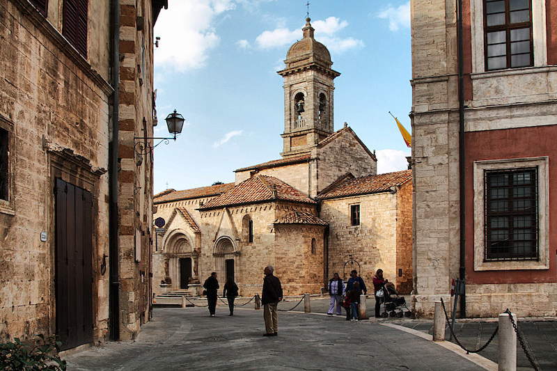 Centro de San Quirico d'Orcia, colegiata de los Santos Quirico y Giulitta