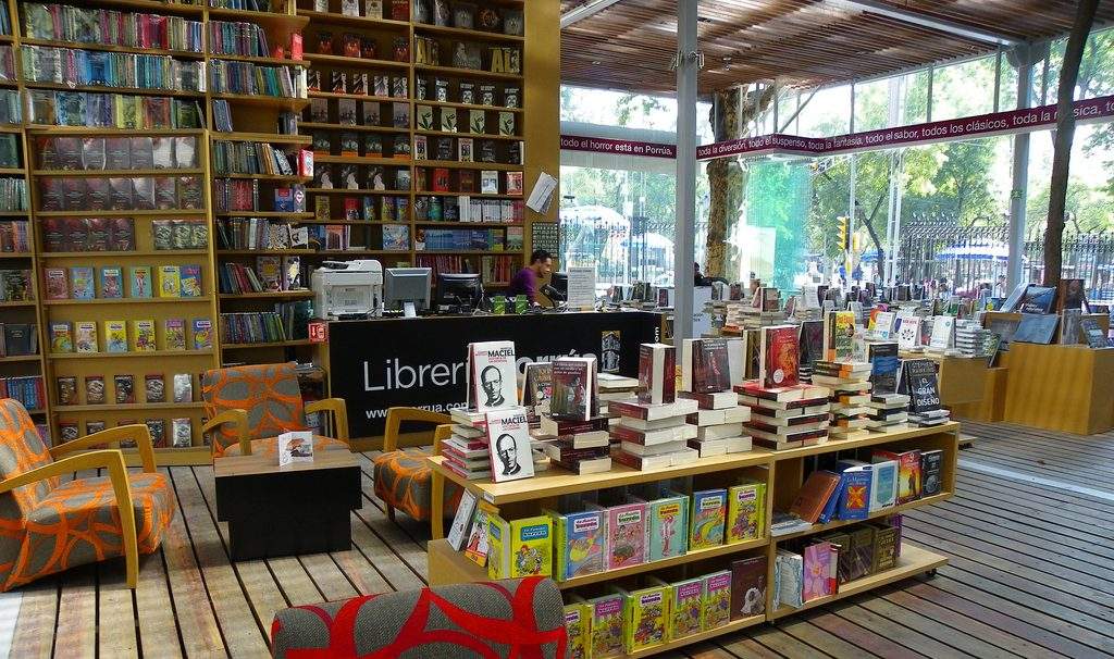 Bookstores are open even in red zones: book considered essential good