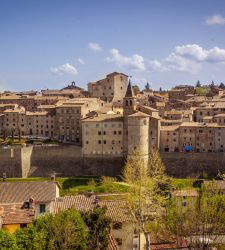 Anghiari, el pueblo de la batalla entre obras maestras del Renacimiento y cenas en la calle