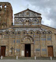 Calci, de los esplendores y rigores de la Cartuja a los mármoles de la iglesia parroquial románica