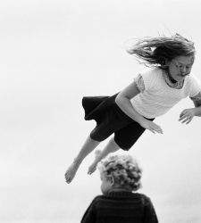 A Venezia la più grande mostra italiana su Jacques Henri Lartigue, il fotografo che ha inventato la felicità