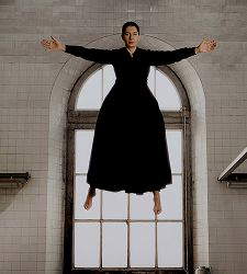 Marina Abramović torna a Napoli dopo 16 anni: da settembre è in mostra a Castel dell'Ovo