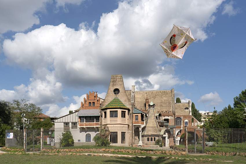 Rome, performance art will fly Japanese paper kites over Villa Torlonia