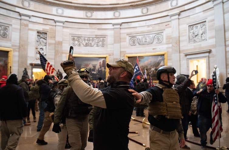 Washington, le Capitole procède à une première évaluation des dégâts après l'assaut du 6 janvier