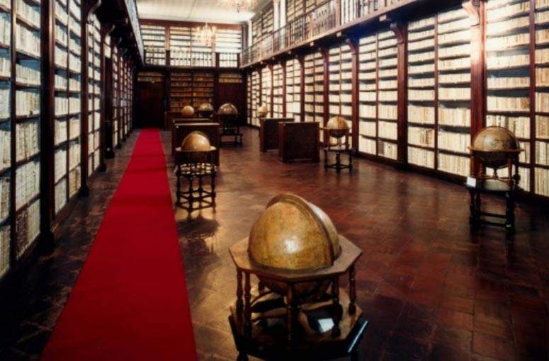 La Biblioteca Statale di Lucca per ora non chiude, ma la soluzione trovata non soddisfa