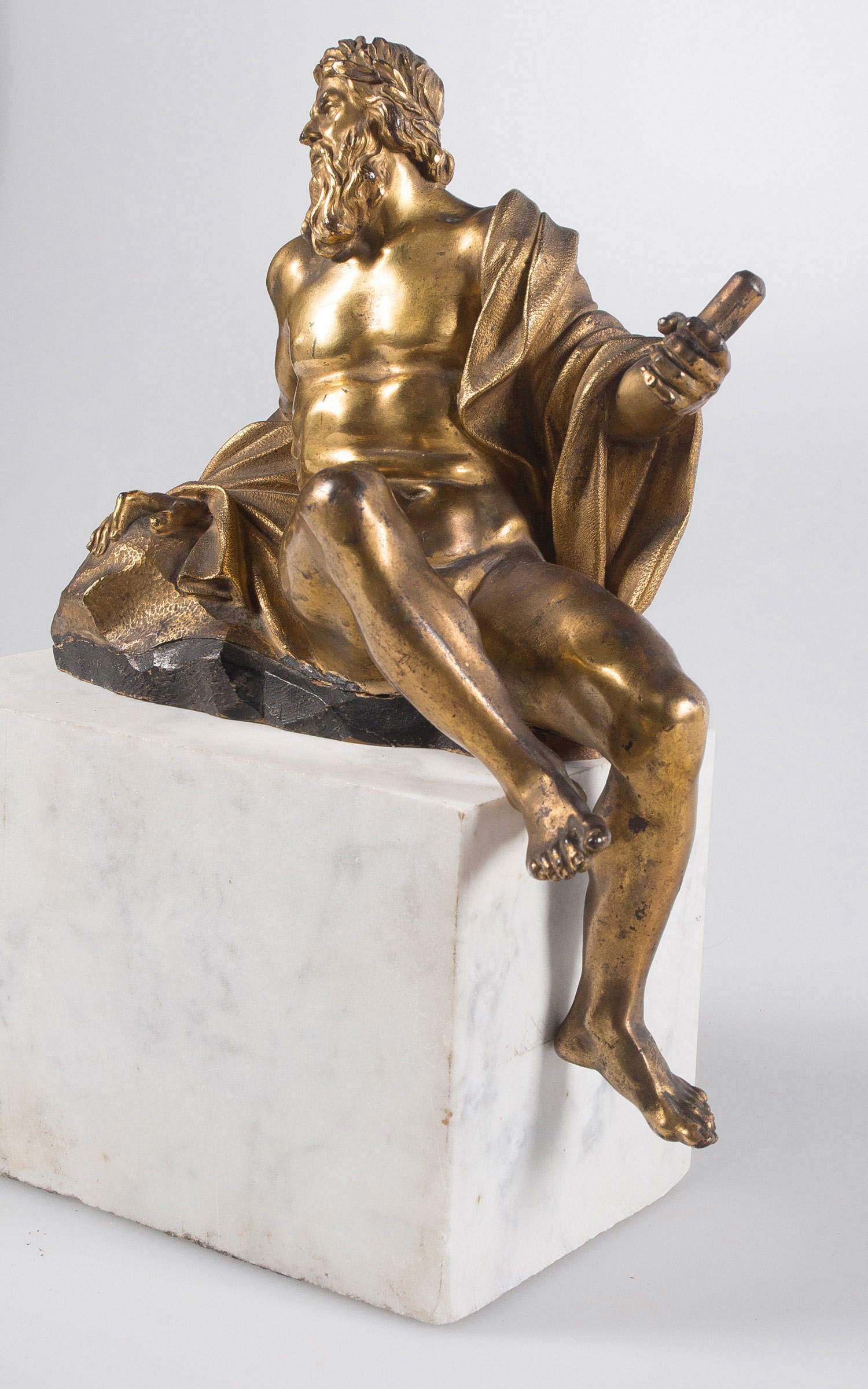 Le bronze qui devait être mis en vente à La Suite (bronze, 17 x 26 x 13 cm) Le bronze qui devait être mis en vente à La Suite (bronze, 17 x 26 x 13 cm)