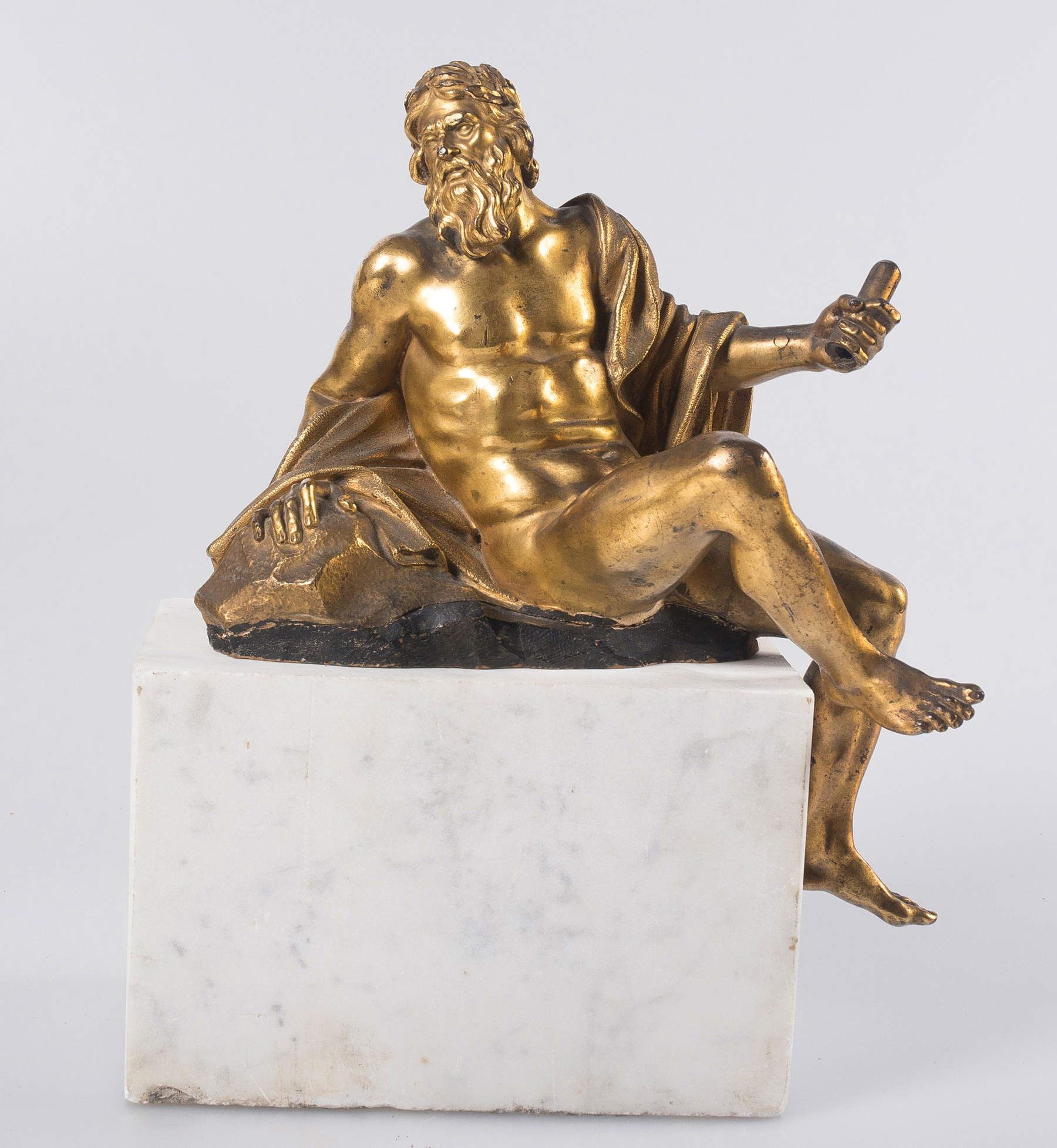 Il bronzo che doveva andare in vendita da La Suite(bronzo, 17 x 26 x 13 cm) Le bronze qui devait être mis en vente à La Suite (bronze, 17 x 26 x 13 cm)