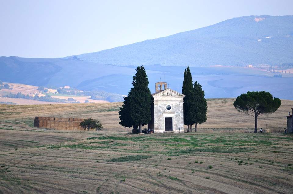 Tuscany, restoration for Vitaleta chapel, symbolic place of Tuscan landscape