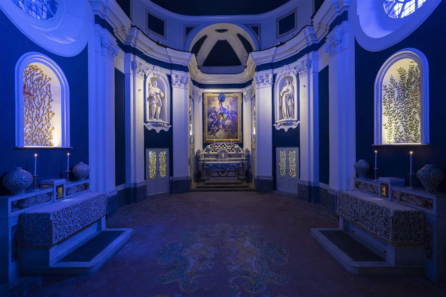 Naples : après 50 ans, l'église San Gennaro de Capodimonte rouvre ses portes, redécorée par Calatrava