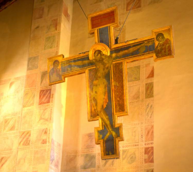 Florence, le crucifix de Santa Croce de Cimabue est de nouveau exposé à la vue de tous 