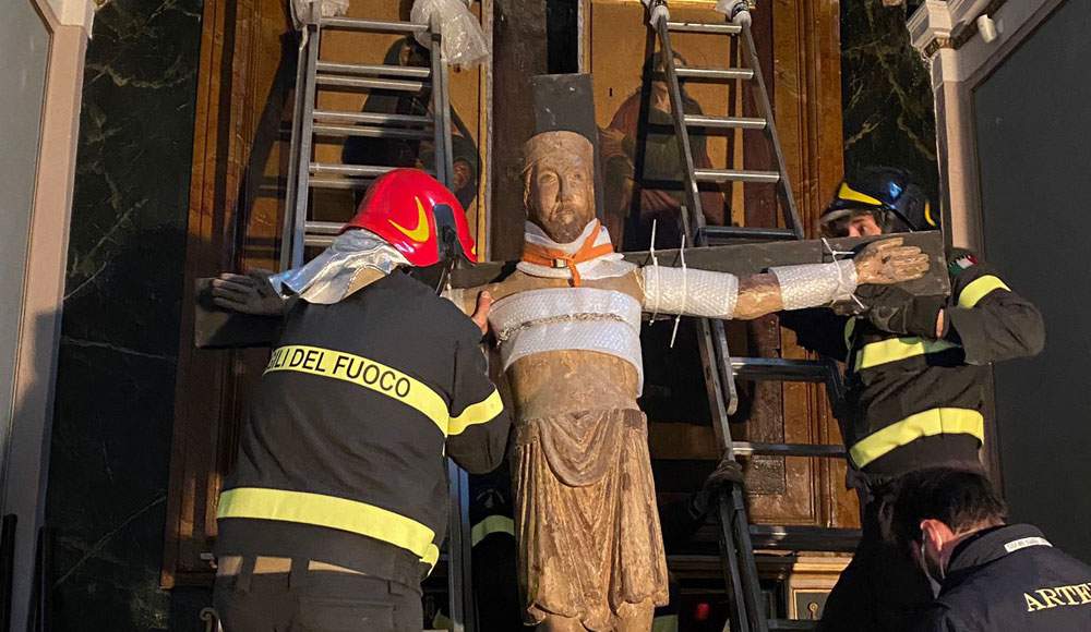Emergency restoration for Collevecchio's Crucifix triumphans: it will be at Forli's major Dante exhibition