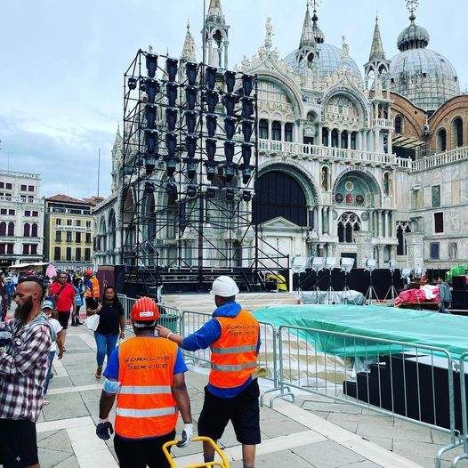 D&G arrive in Venice, St. Mark's Square closes in half and becomes parade location