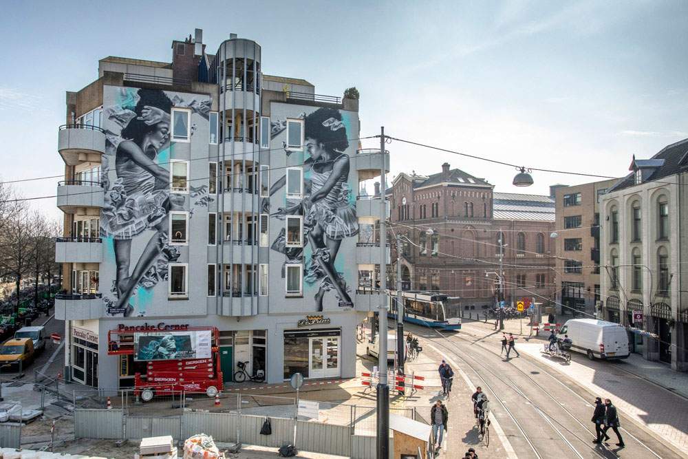Amsterdam, inauguration d'une nouvelle fresque murale dévoreuse de smog : Diversity in Bureaucracy (La diversité dans la bureaucratie)
