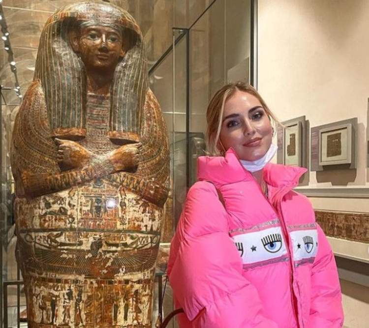 After Uffizi and Brera, Chiara Ferragni visits Turin's Egyptian Museum 