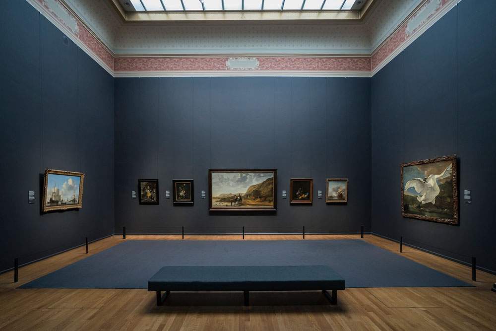 Rijksmuseum, pour la première fois des œuvres de femmes artistes entrent dans la galerie d'honneur entre Vermeer et Rembrandt.