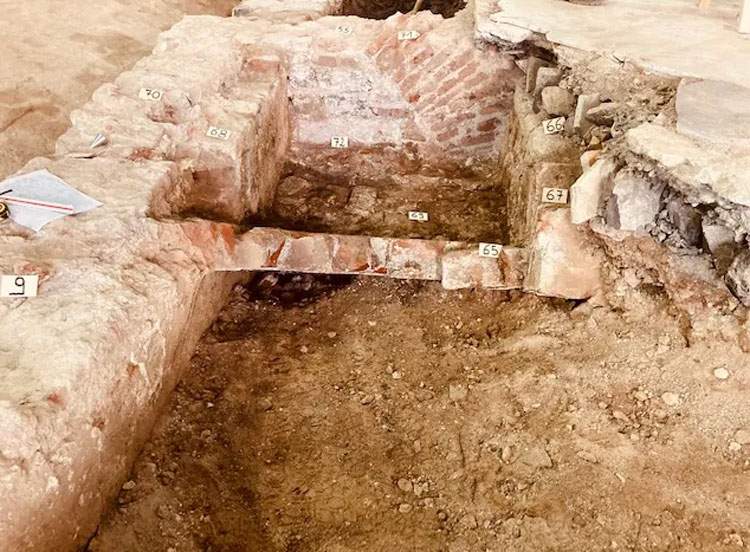 Importante découverte archéologique à Gênes : un complexe médiéval réapparaît au cœur du centre-ville