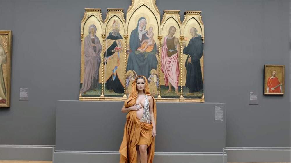 A video at the Metropolitan Museum to launch the new album. Halsey's initiative