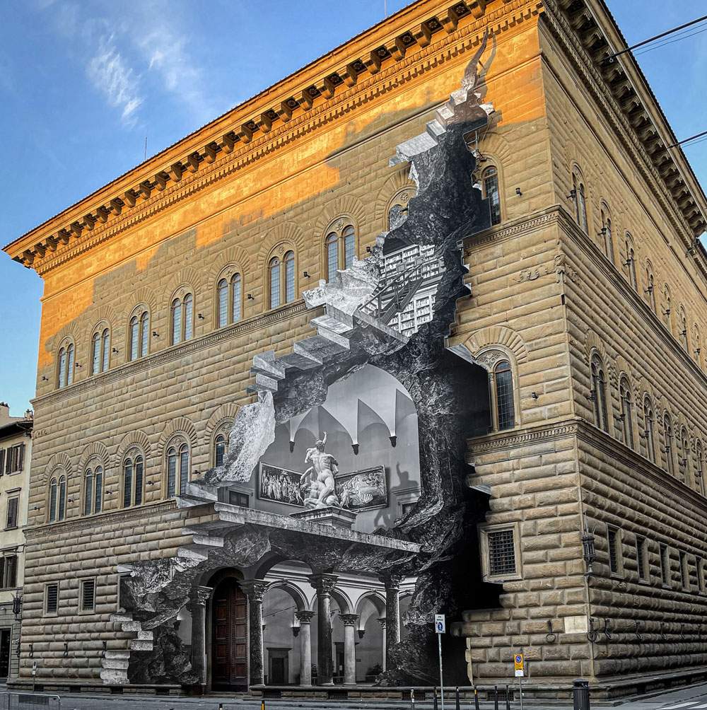 Un grand trompe-l'œil transforme la façade du Palazzo Strozzi : l'intervention inédite de JR