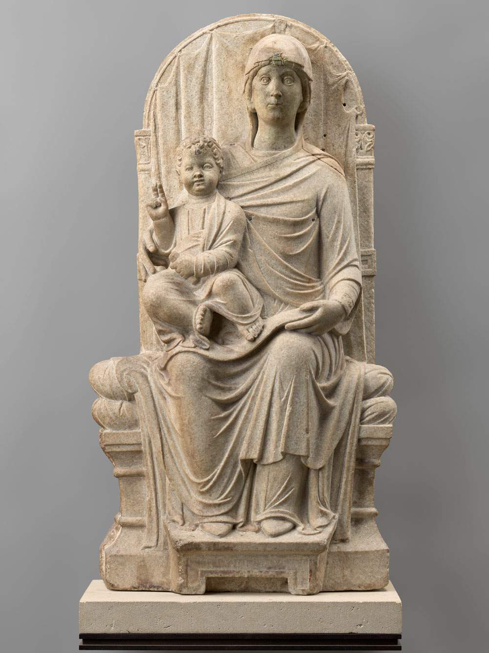 Torna a Ravenna dopo 160 anni la statua che proteggeva il sarcofago di Dante