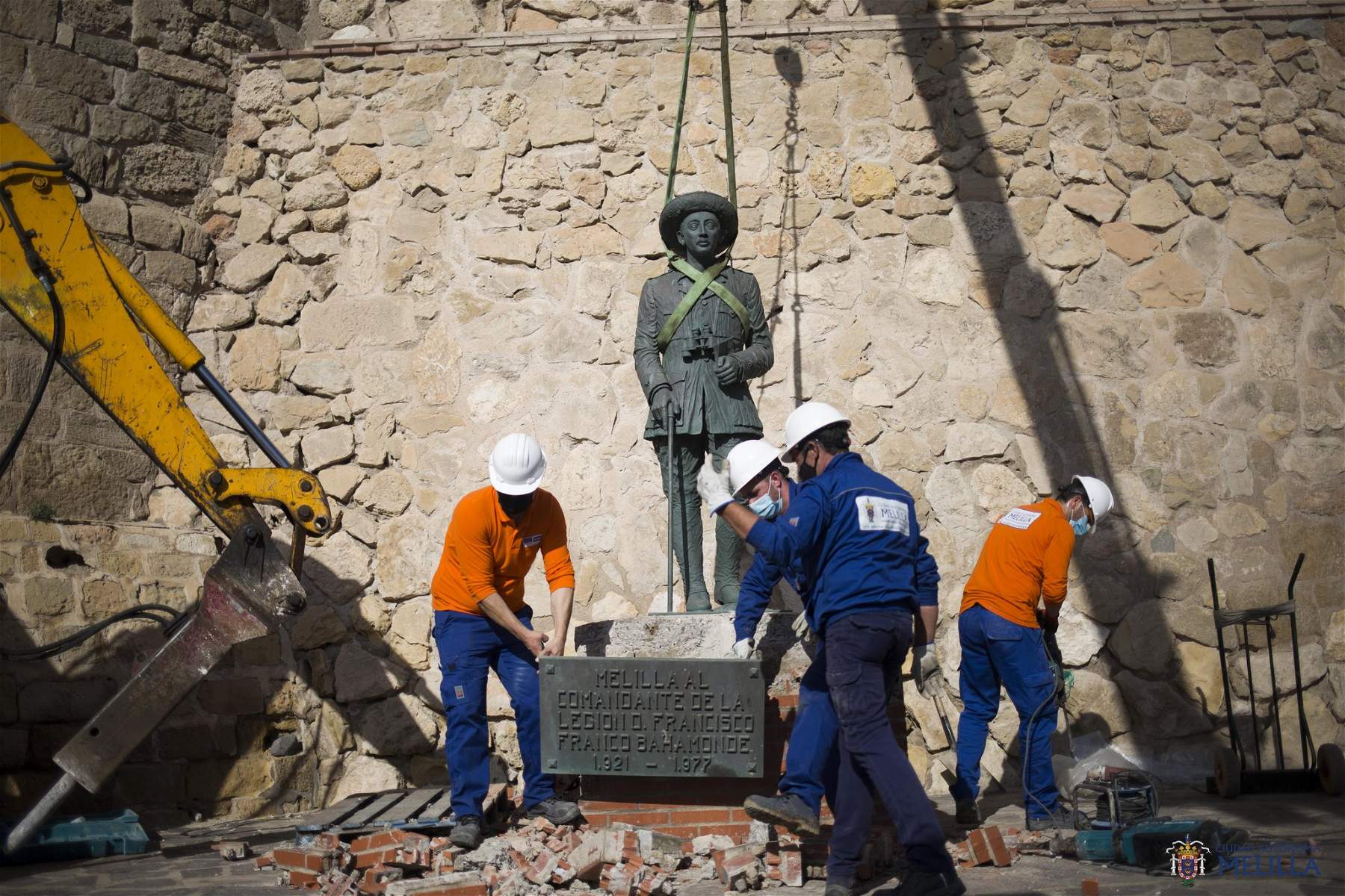 Spain, historic event: last standing monument to Francisco Franco removed