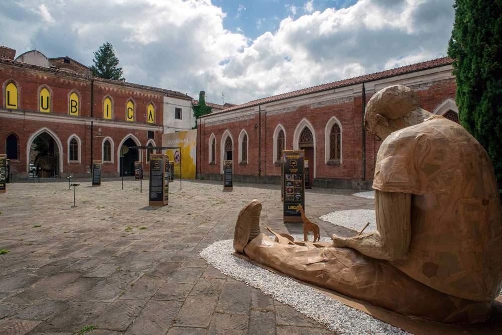 Lucca invasa da sculture di carta per la decima edizione di Cartasia, biennale dedicata alla paper art