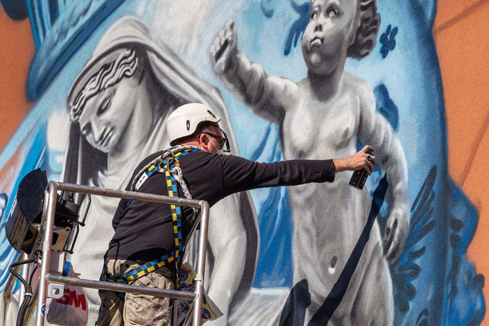 Pietrasanta, Ozmo will create a mural on marble in front of the public 