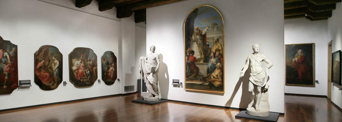 Ein Raum im Museum für mittelalterliche und moderne Kunst Ein Raum im Museum für mittelalterliche und moderne Kunst
