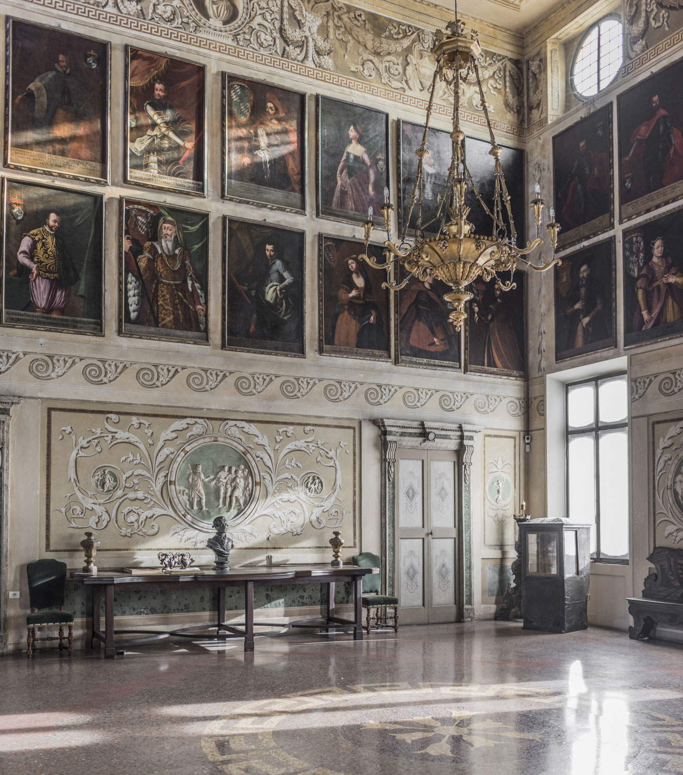 La salle des ancêtres. Photos Palazzo d'Arco La salle des ancêtres. Photos Palazzo d'Arco