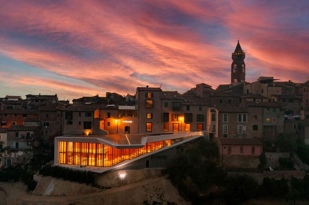 The Timeless Palace with a large terrace suspended in the void is born in Peccioli
