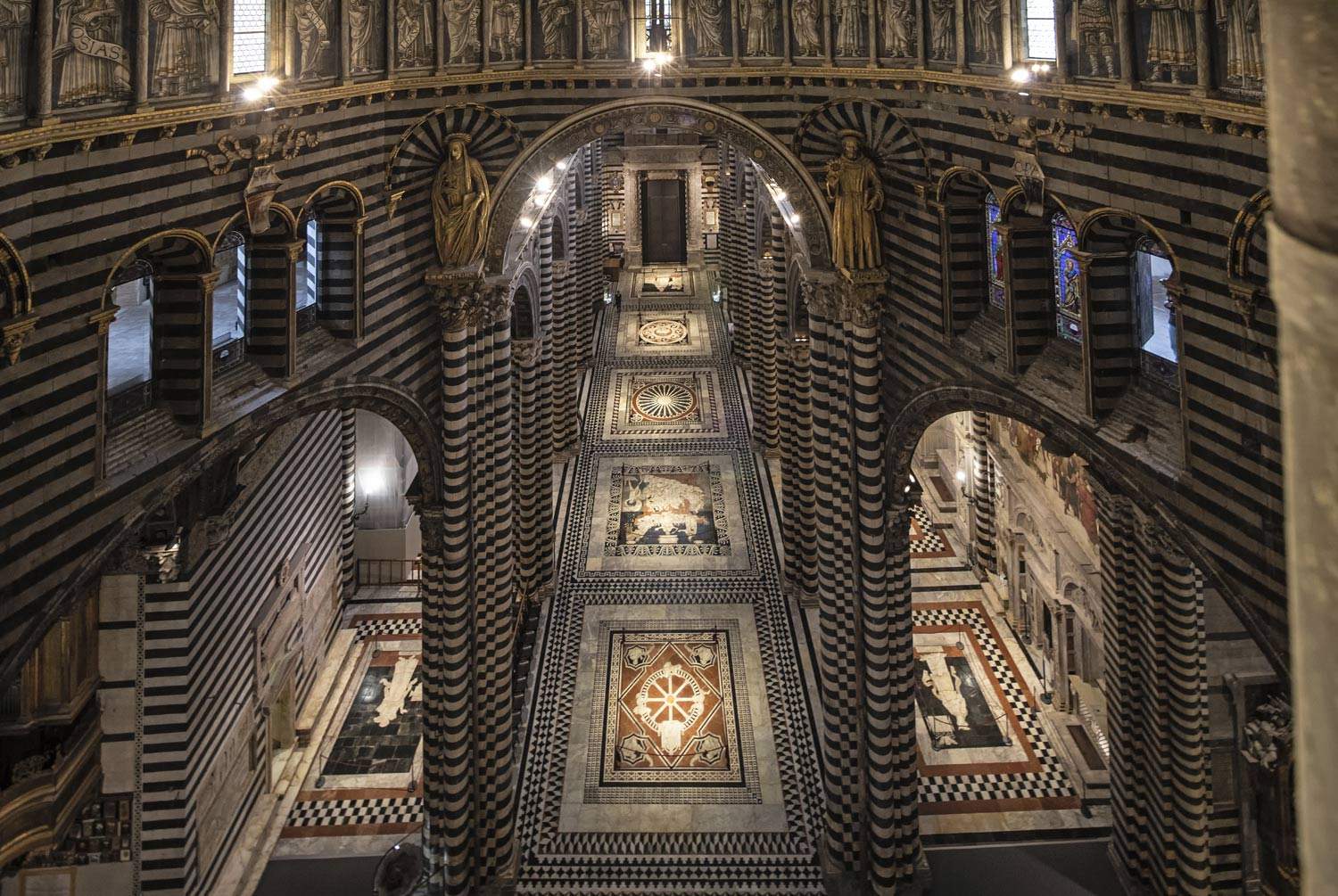 Quest'estate sarà di nuovo scoperto il pavimento del Duomo di Siena, ecco quando vederlo