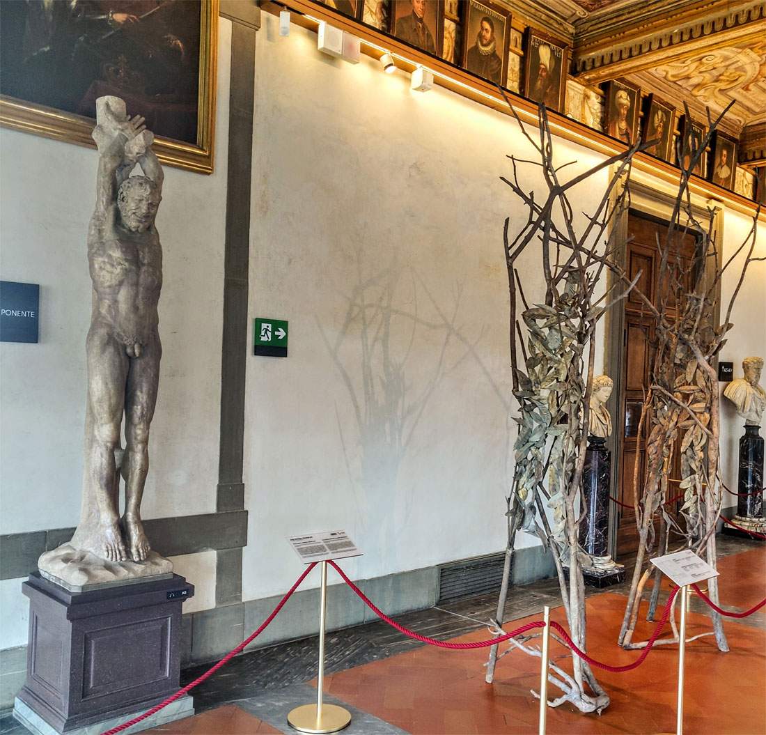 Giuseppe Penone's trees in verse are on display at the Uffizi. 