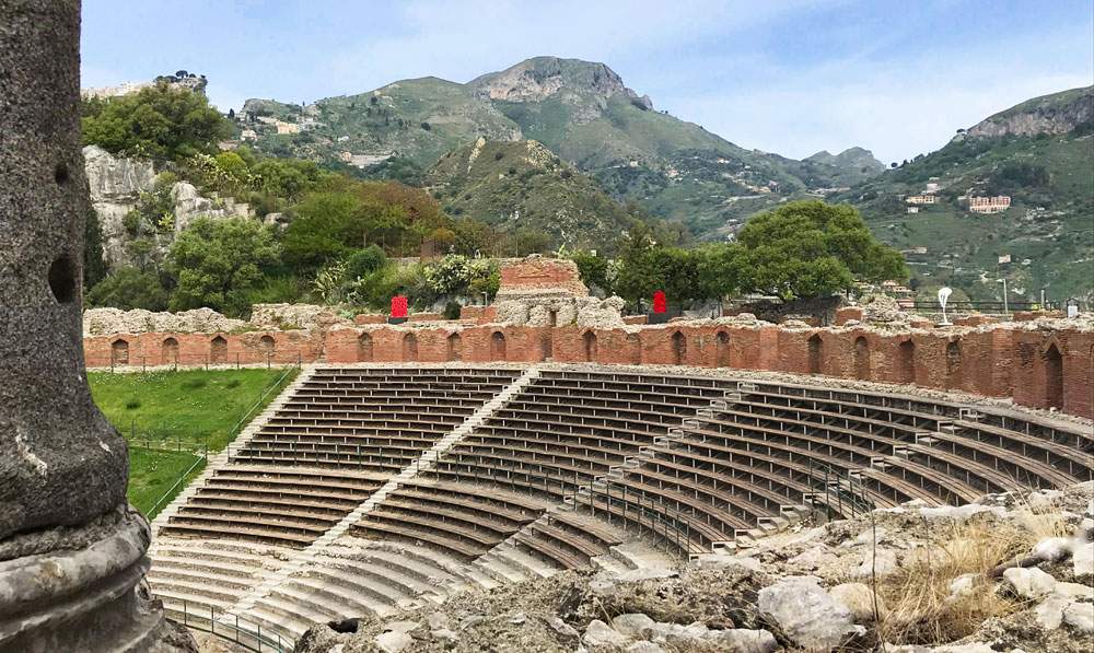 Taormina, opere en plein air al Teatro antico per il centenario di Pietro Consagra