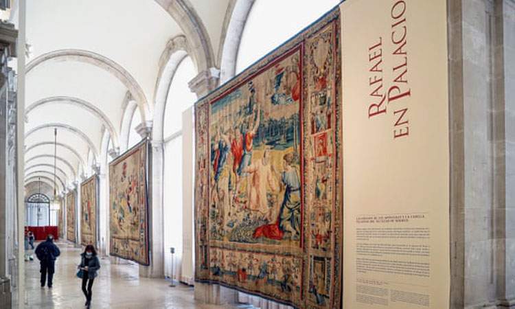 Madrid, installed ultrasound to keep pigeons away from Raphael tapestries 